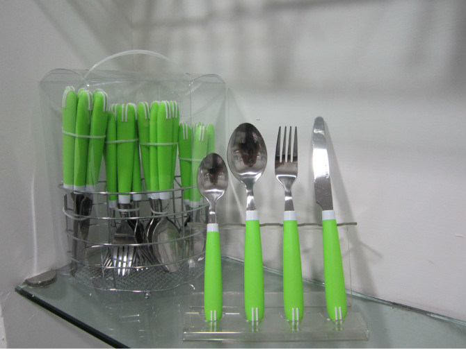 Stainless Steel Dinner Cutlery Set with Colorful Plastic Handle No. P06